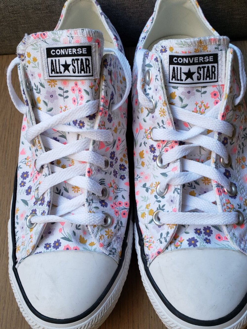 BNWoT CTAS Converse floral print low multi-colorway (10W - 8M) KICKS